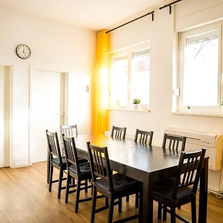 Three Bedroom Big Kitchen Selfcheckin Street Parking Berlin