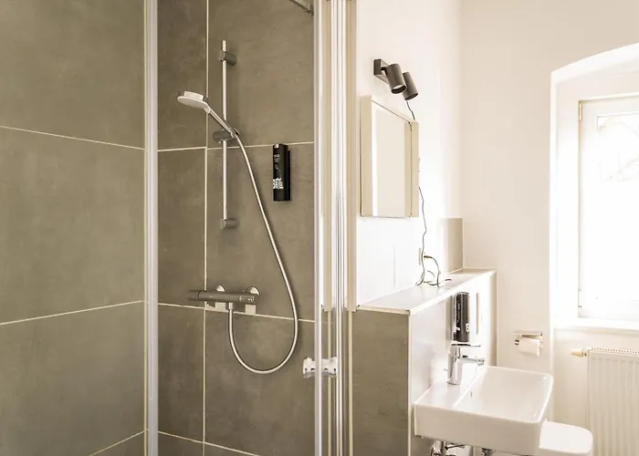 Three Bedroom Big Kitchen Selfcheckin Street Parking Apartman *