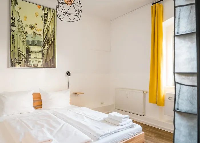 Apartman Three Bedroom Big Kitchen Selfcheckin Street Parking