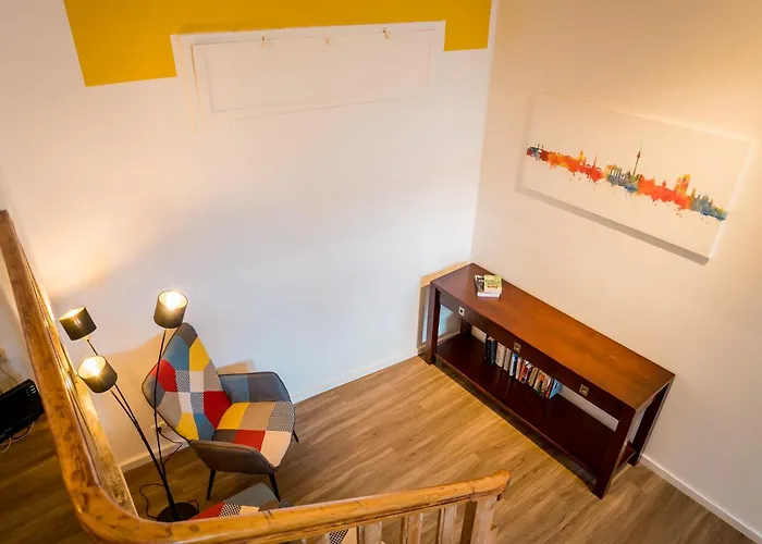 Three Bedroom Big Kitchen Selfcheckin Street Parking Apartman