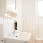 Apartmán Three Bedroom Big Kitchen Selfcheckin Street Parking Berlín