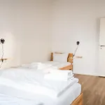 Διαμέρισμα Three Bedroom Big Kitchen Selfcheckin Street Parking *