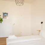 Διαμέρισμα Three Bedroom Big Kitchen Selfcheckin Street Parking *