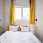 Three Bedroom Big Kitchen Selfcheckin Street Parking Apartmán *