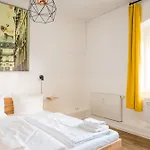 Διαμέρισμα Three Bedroom Big Kitchen Selfcheckin Street Parking