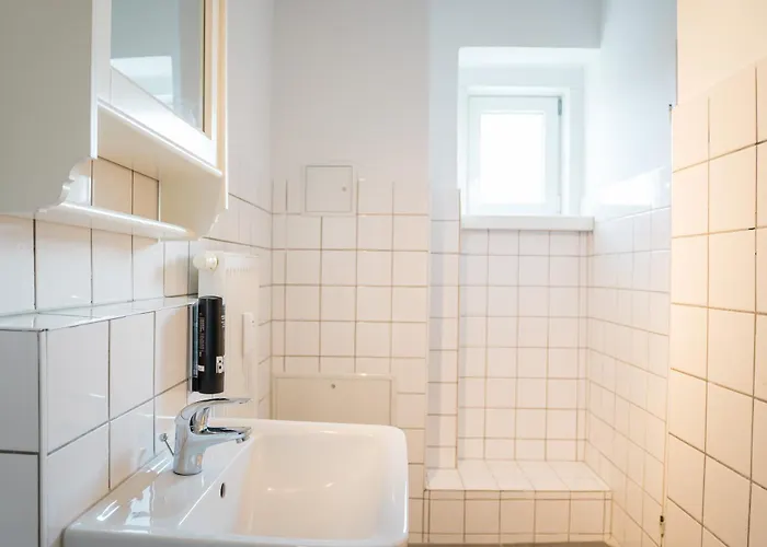 Three Bedroom Big Kitchen Selfcheckin Street Parking Apartamento