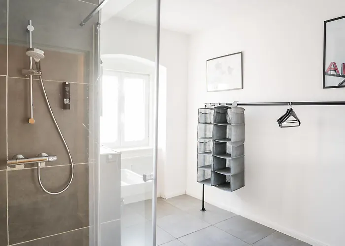 Apartamento Three Bedroom Big Kitchen Selfcheckin Street Parking