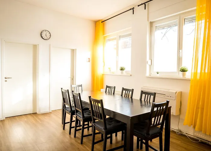 Three Bedroom Big Kitchen Selfcheckin Street Parking Berlin