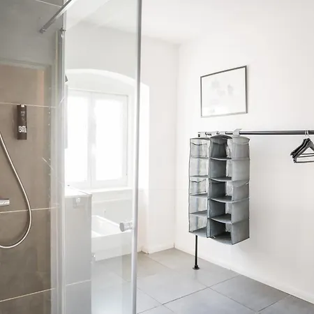 Apartment Three Bedroom Big Kitchen Selfcheckin Street Parking