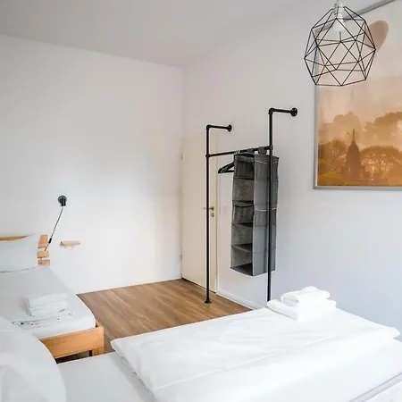 Three Bedroom Big Kitchen Selfcheckin Street Parking Apartment Berlin