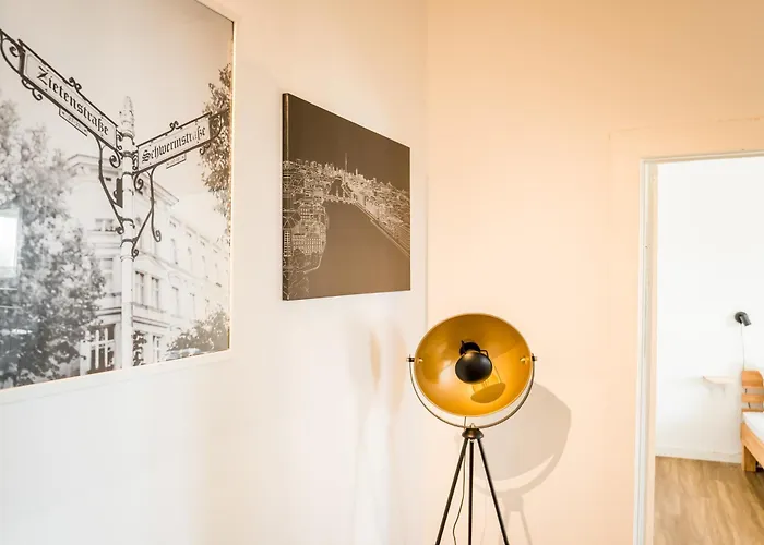 Apartment Three Bedroom Big Kitchen Selfcheckin Street Parking