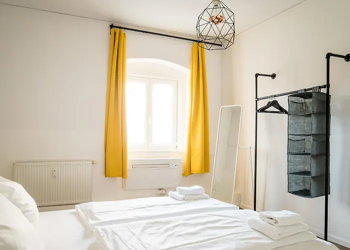 Three Bedroom Big Kitchen Selfcheckin Street Parking Apartment Berlin