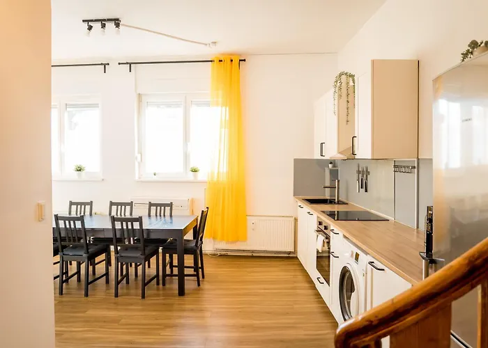 Three Bedroom Big Kitchen Selfcheckin Street Parking Berlin