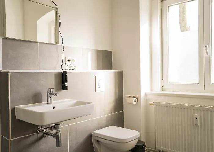 Three Bedroom Big Kitchen Selfcheckin Street Parking * Berlin